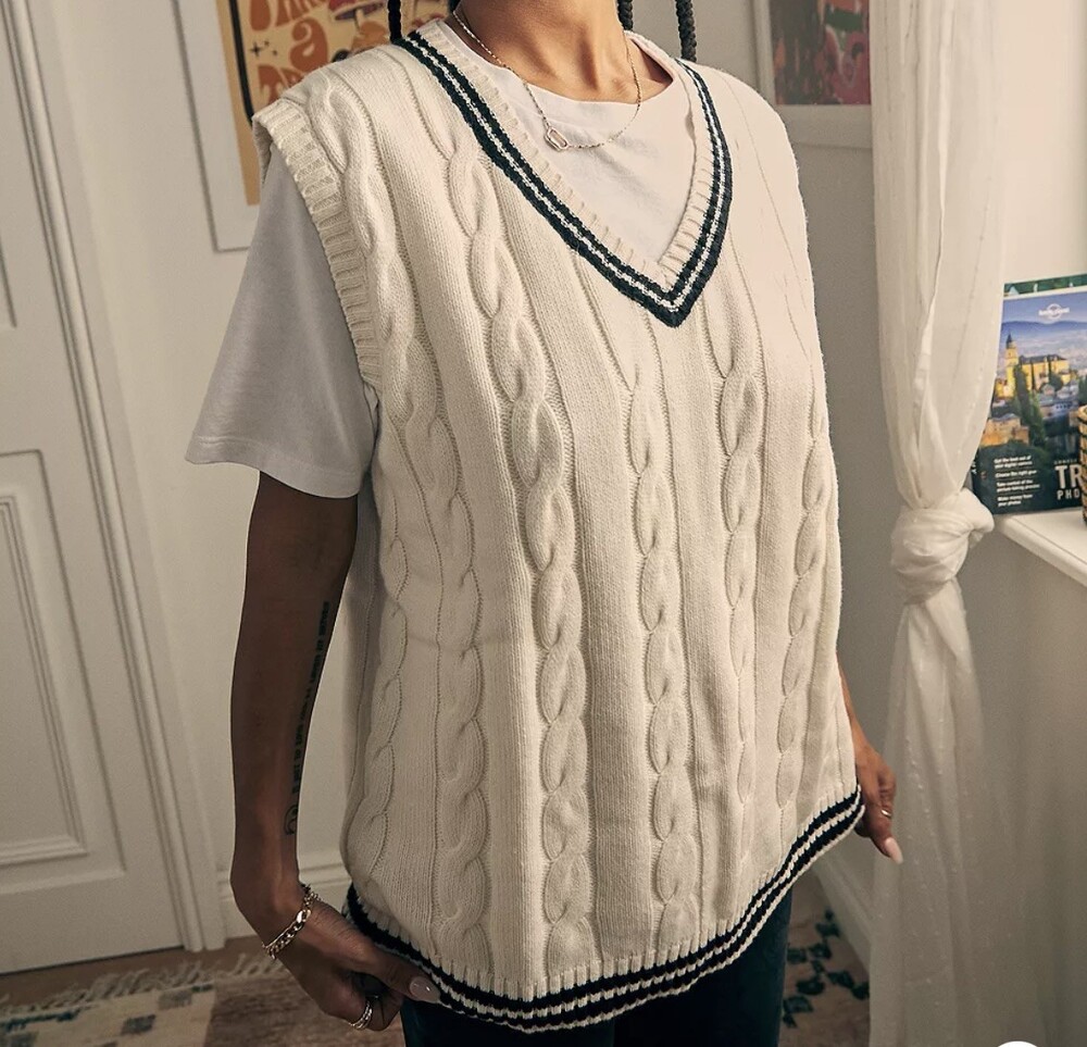 Levi's Women Cream Cable Knit V-Neck Sweater Vest Academia Preppy Wool MEDIUM